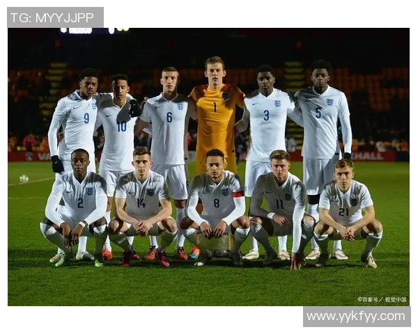 全球超级足球明星的传奇之路与梦想追逐的感人故事