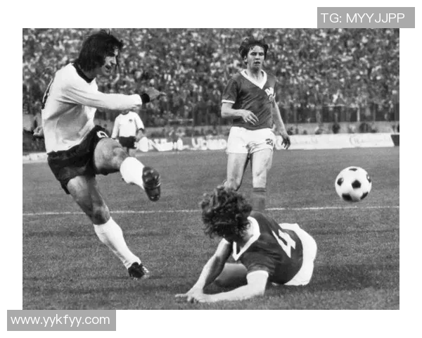 怀念足球传奇星辰陨落的瞬间与永恒的荣耀