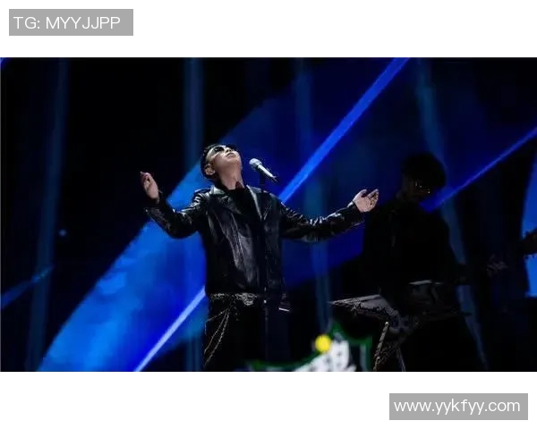 李晨足球明星高清照片展示他的运动魅力与风采