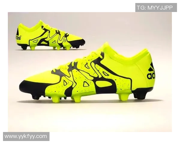 探索足球鞋高端市场的趋势与创新设计助力运动员表现提升 探索足球鞋高端市场的趋势与创新设计助力运动员表现提升