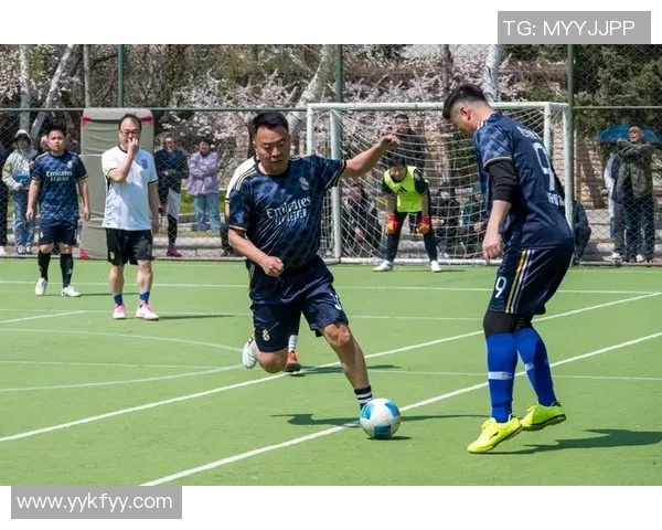 瑞鼎城足球：激情与梦想交织的绿茵场上演绎青春的无限可能